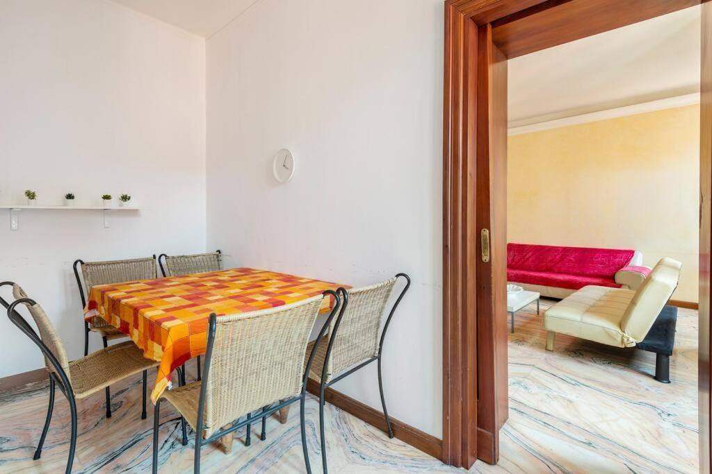 Apartment Under The Basilica Of Sant'Andrea Mantova Luaran gambar