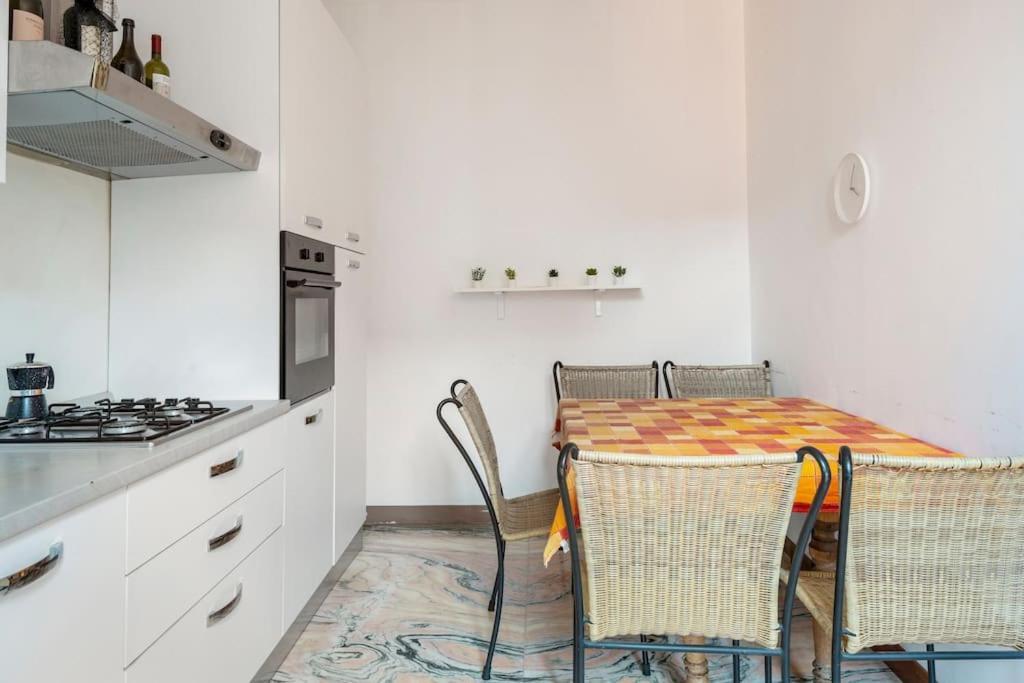Apartment Under The Basilica Of Sant'Andrea Mantova Luaran gambar